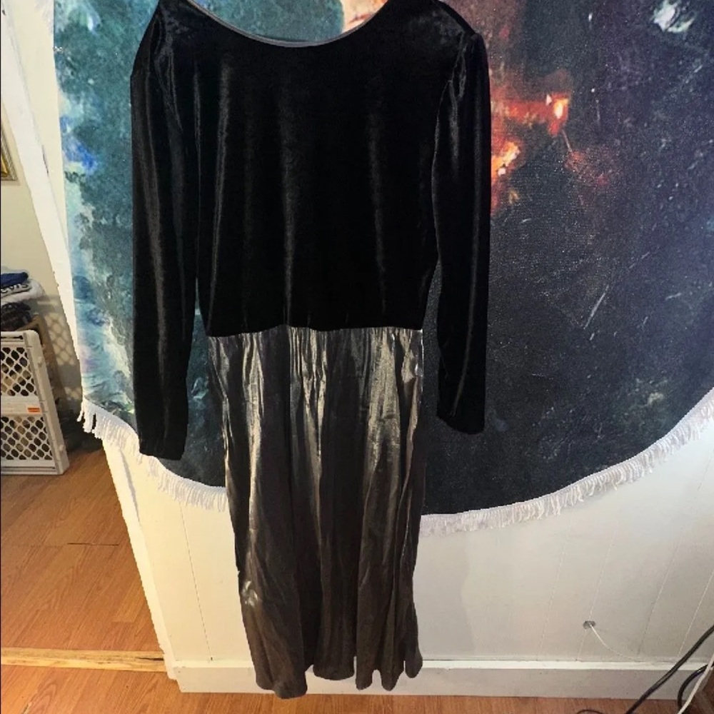 Vintage Black and Silver Long Sleeve Silk Dres